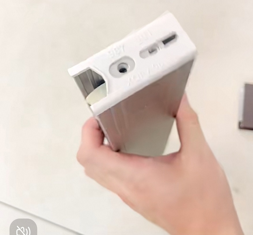 China Plastic Hardware